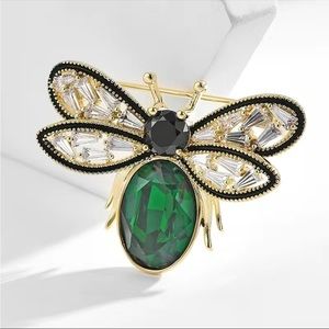 Retro style Insect Brooch Emerald Gold Plated